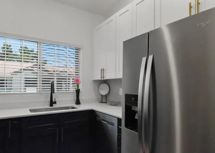 Fully Stocked Kitchen Upscale Gourmet Retreat